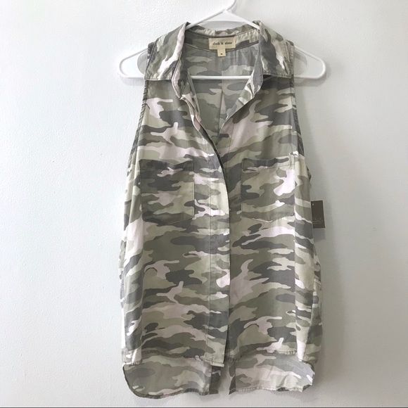 Anthropologie Tops - Cloth & Stone Anthro Covert Chambray Camo Top M